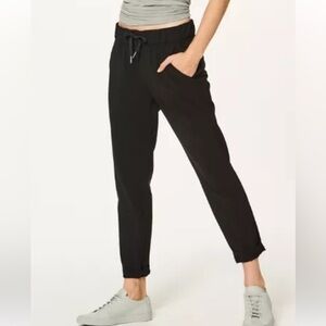 Lululemon Athletica Black On The Fly 27”L Pants with Drawstring
